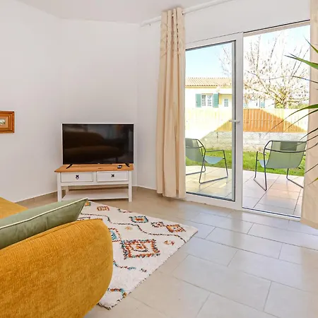 Holiday home 2 Bedroom Lovely In Aleria (Corsica)