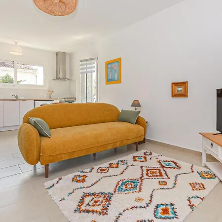 2 Bedroom Lovely In Holiday home Aleria (Corsica)