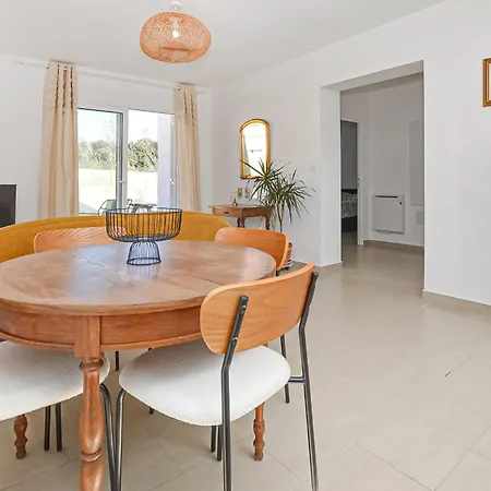 2 Bedroom Lovely In
