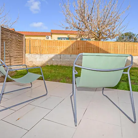 2 Bedroom Lovely In * Aleria (Corsica)