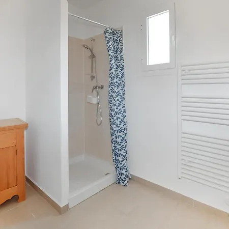 2 Bedroom Lovely In Holiday home *